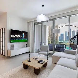 شقة Luxury 4br Burj Khalifa & Fountain Views, دبي